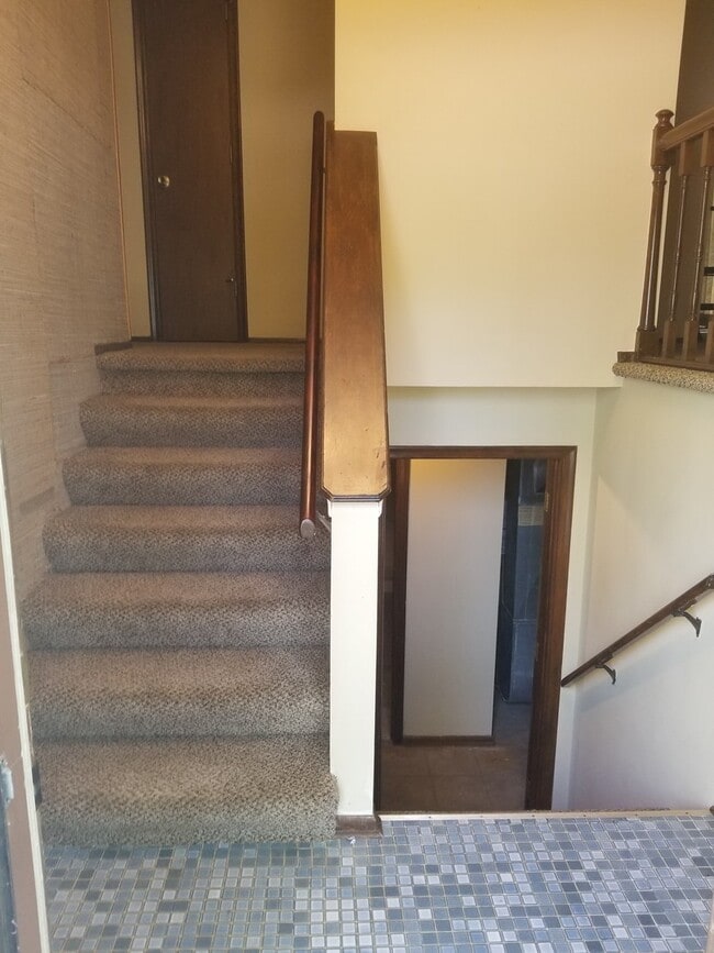 Photo - Great location!  3 bed, 2 bath home in southwest Omaha.