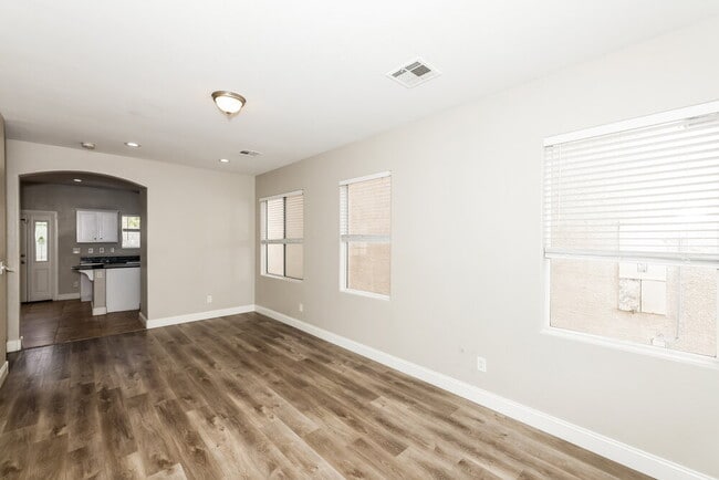 Photo - 869 Shining Rose Pl