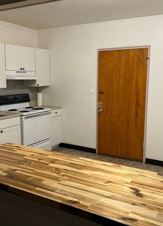Building Photo - 43 Broadway Unit 3-17 Rental