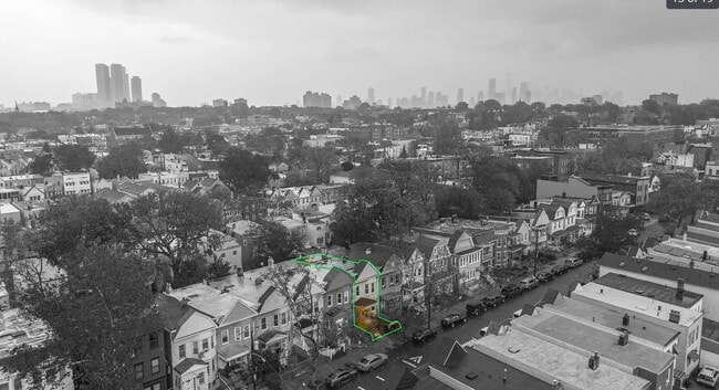 Photo - 294 Ege Ave Unit G