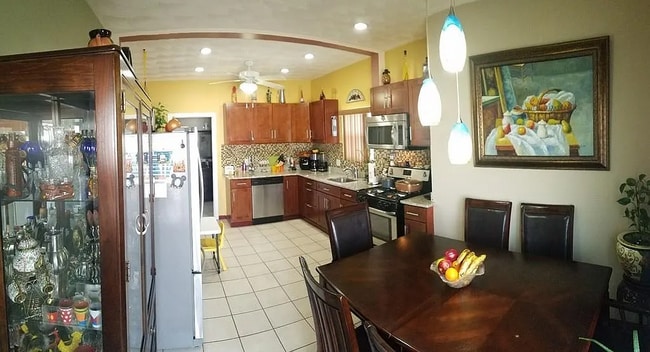 kitchen - 59 Fernwood Ave Unit 1