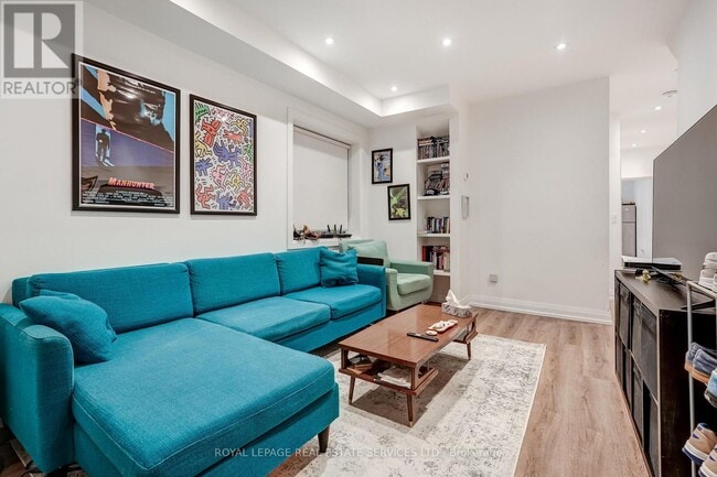 Photo - 1084 College St Unit 1