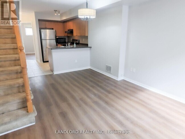 Photo - 65 Turntable Crescent