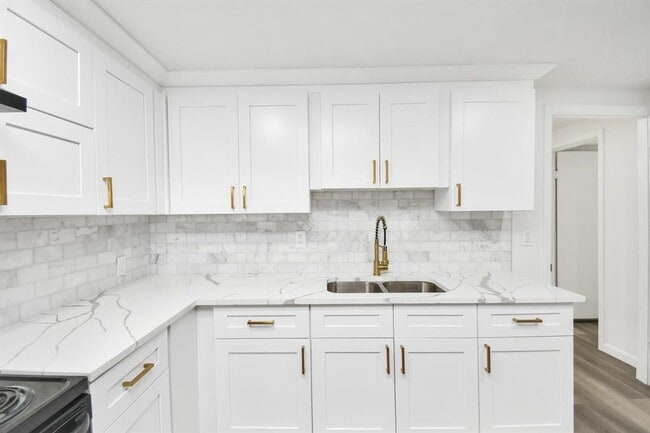 Photo - 1802 E Martha Ln Unit C