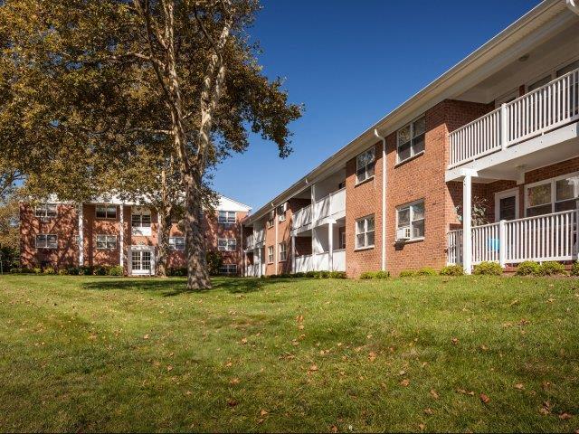 Crestview Apartments