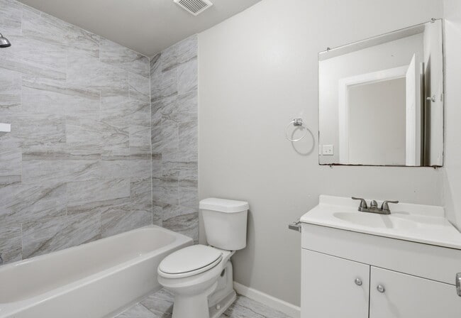 Photo - 303 Gans St