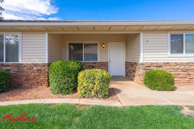 Photo - Spacious 3 Bedroom Home in Ivins! MOVE IN ...