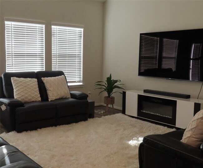 Photo - 10818 Sugar Pne Ln