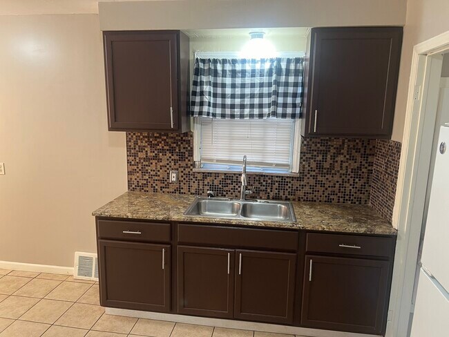 Photo - 20012 Biltmore St