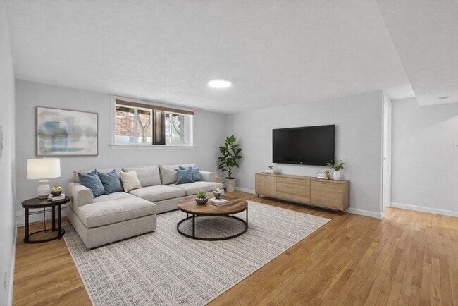 Building Photo - 20 Westgate Rd Unit 2