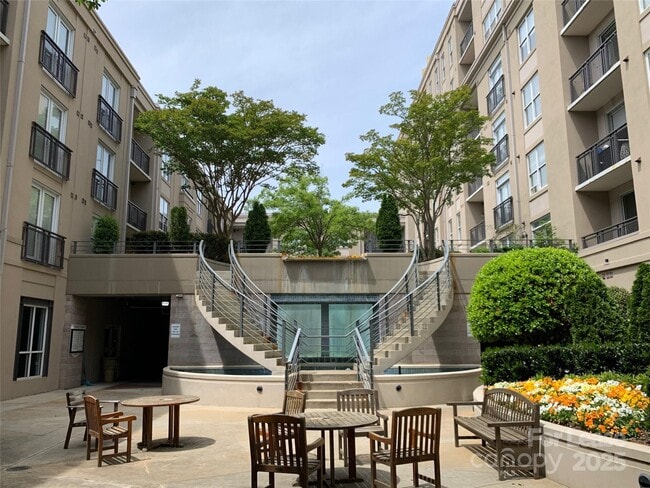 Building Photo - 1315 East Blvd Unit 531 Rental