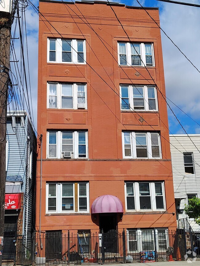 Building Photo - 307 Summit Ave Unit 2 Rental