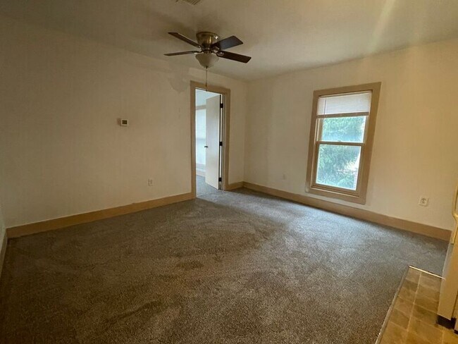 Photo - 517 W Maple Ave