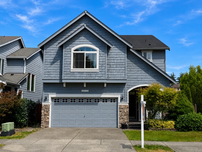 Building Photo - For Rent – Bright & Spacious Home with Bonus Room