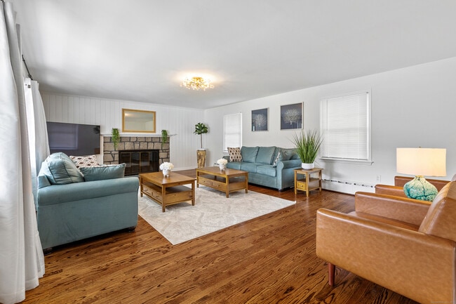 Photo - 72 Cherry Ln