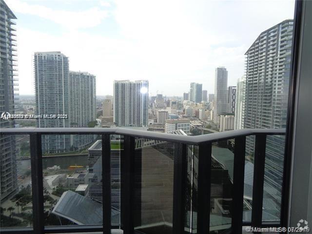 Building Photo - 45 SW 9th St Unit 3009 Rental