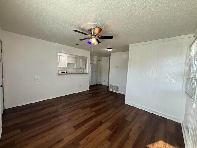 Photo - 5312 Humbert Ave