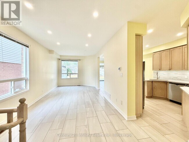 Photo - 1171 Springbank Dr