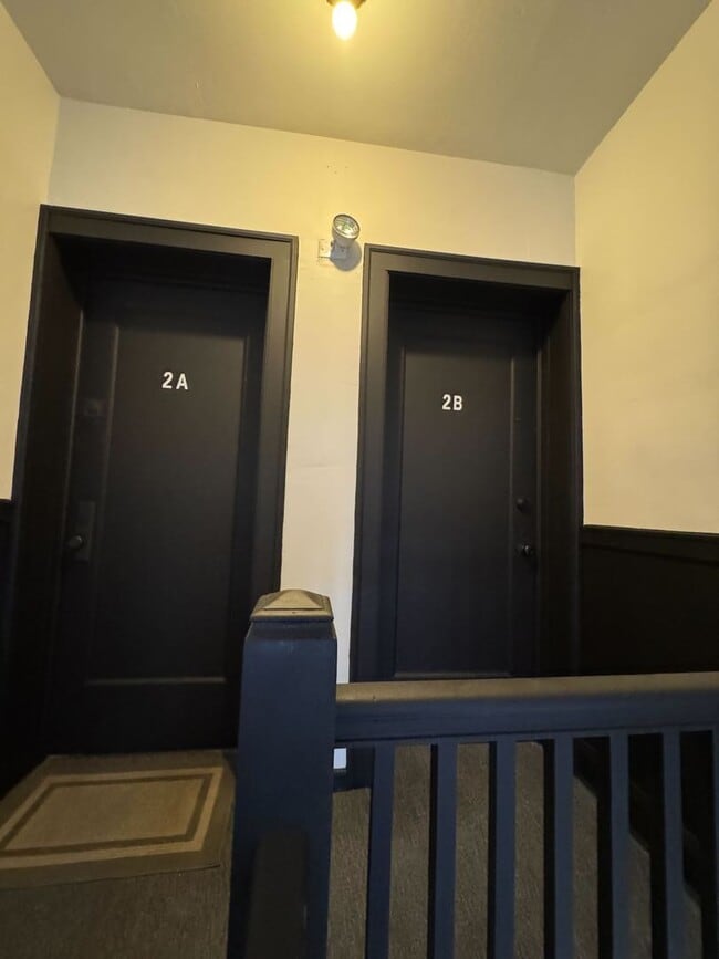 Photo - 610 E 74th St