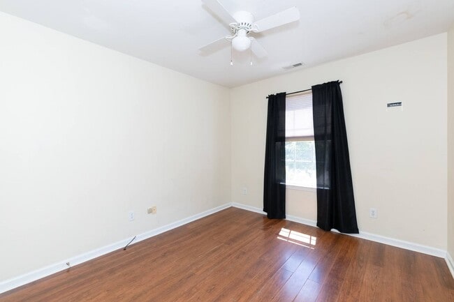 Photo - Large 3 Bedroom home in Sanford