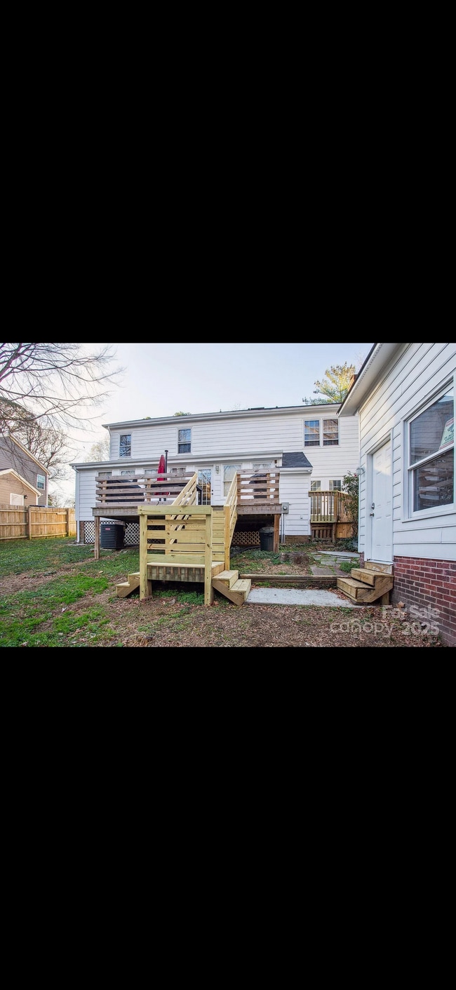 Photo - 2010 Dembrigh Ln