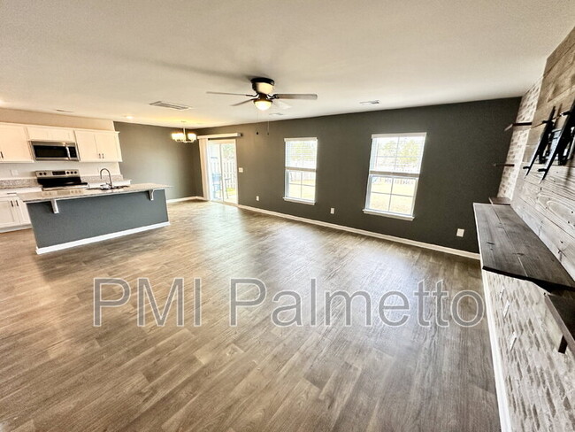 Photo - 335 Chetsley Dr