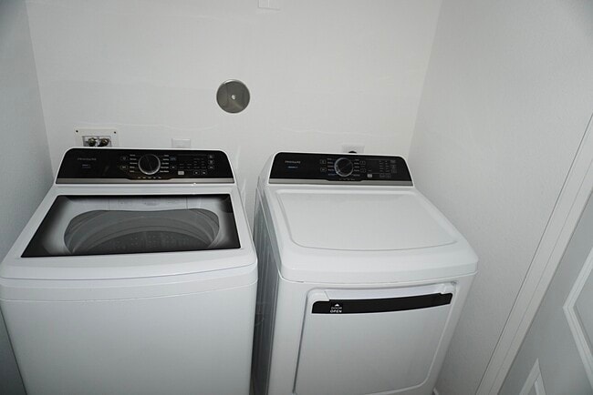 Building Photo - 16803 Great Stable Wy