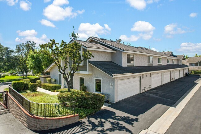 1101 Golden Springs Dr