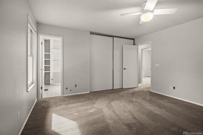 Photo - 395 Monarch St