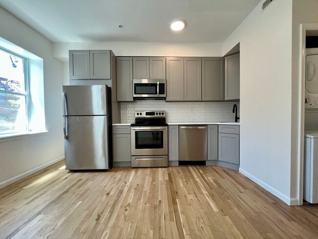Photo - 2131 Master St Unit 3