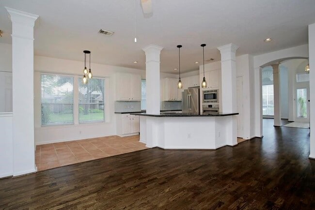 Photo - 6902 Afton Woods Dr