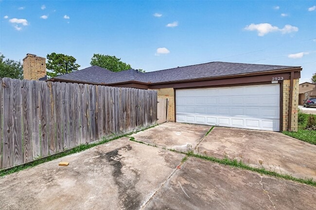Photo - 2523 Creekway Cir