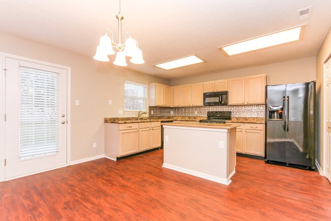 Photo - 2425 Woodmont Ct