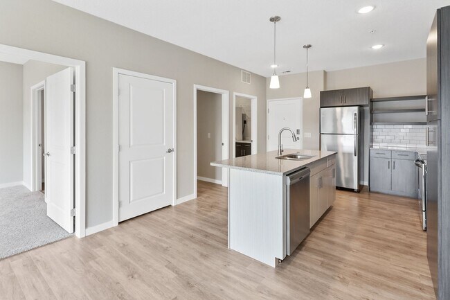 Photo - Encore on the Park