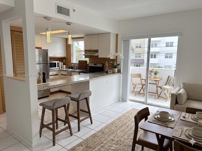 Photo - 3052 SW 27th Ave Unit 204