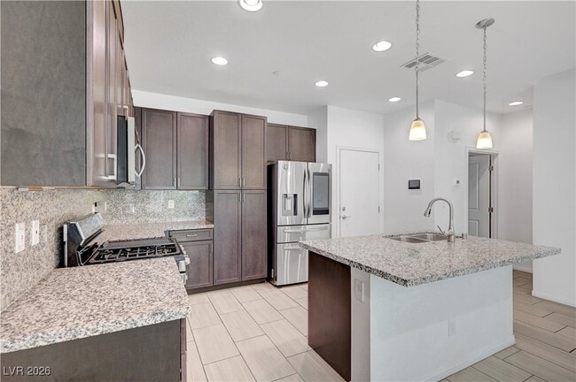 Photo - 985 Via Lombardi