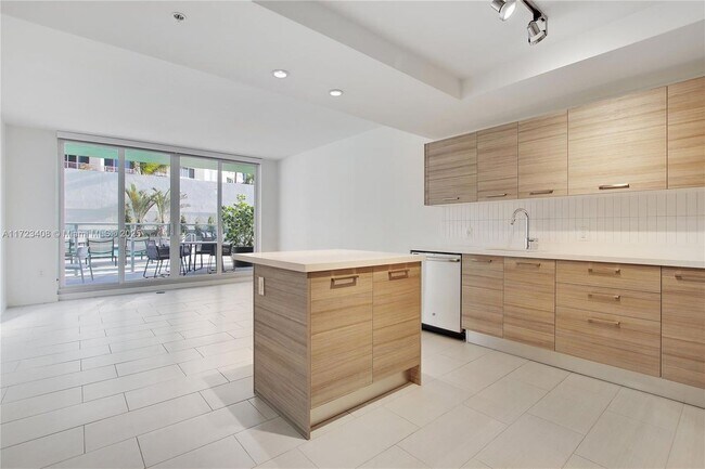 Photo - 1756 N Bayshore Dr