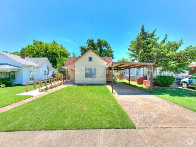 Building Photo - 532 SW 27th St Rental