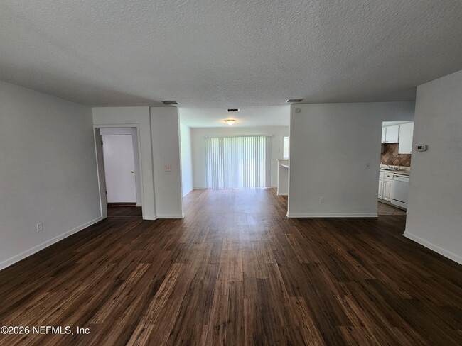 1721 Hawaii Dr E