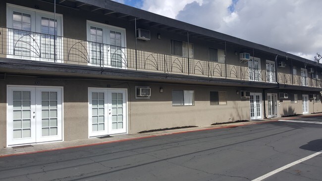 Photo - Fairway Apartments