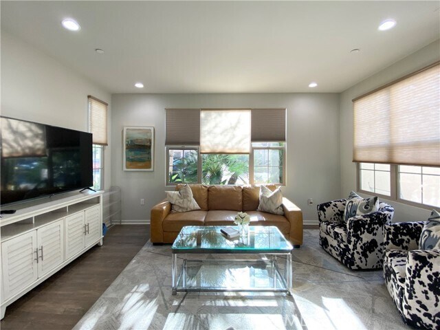 Photo - 57 Bronze Leaf