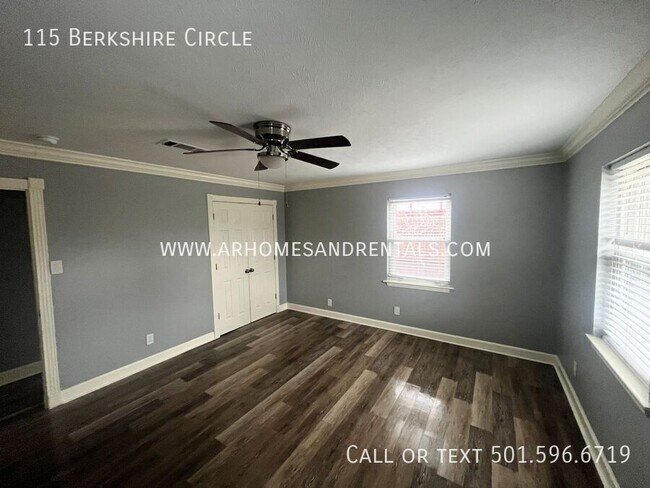 Photo - 115 Berkshire Cir