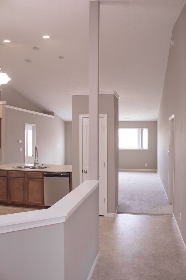 3 Bedroom, 2.5 Bathroom In Lindberg Village Rental House Rental in