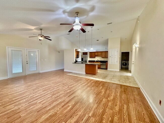 Photo - 123 Trailwood Ln