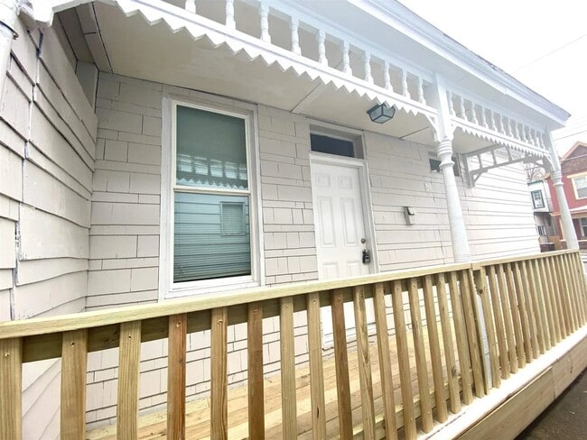 Photo - 313 E 16th St