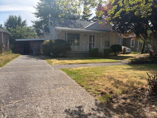Building Photo - 2 Bedroom 2 Bath Single Family Home
