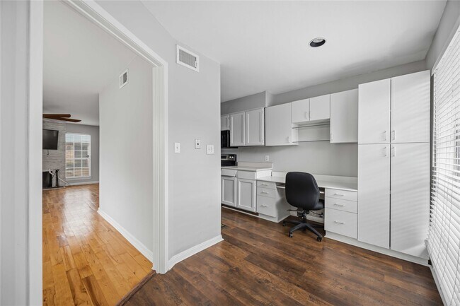 6201 Beverly Hill St Unit 30