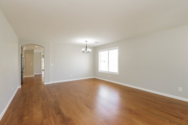 Photo - 651 E Christopher St