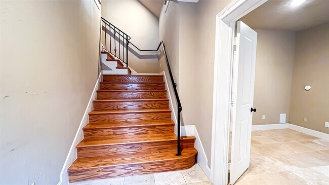 Photo - 2418 Ralph St