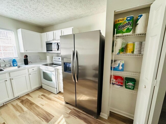 Photo - 5600 Brandycrest Dr